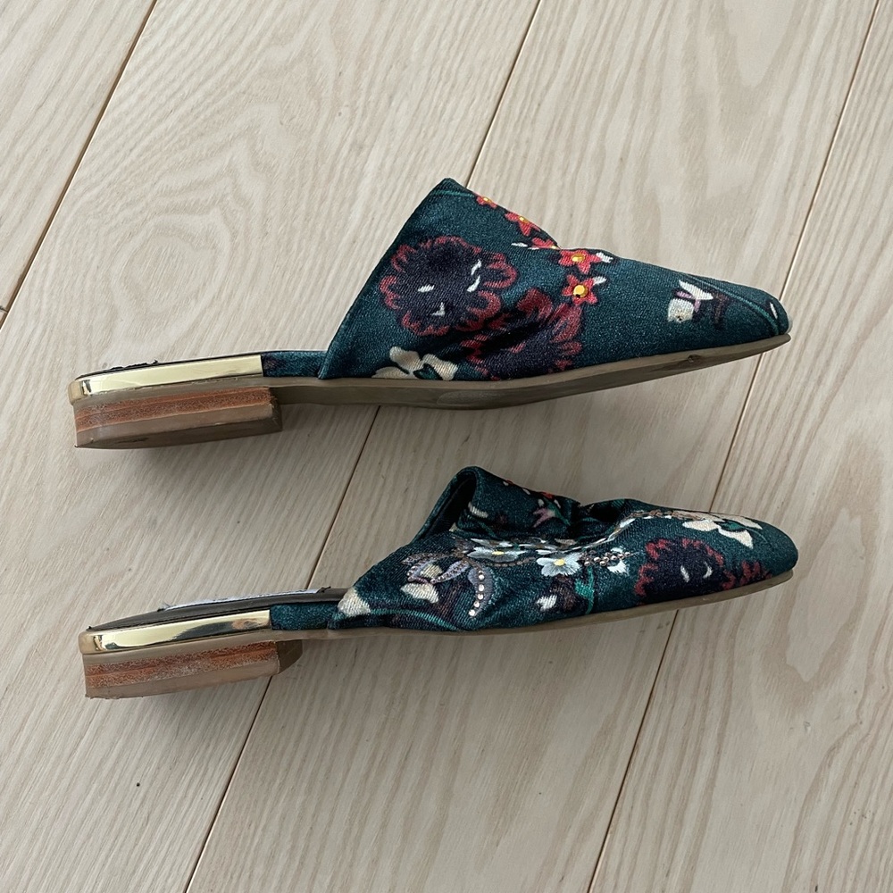 Steve Madden Slides size 37